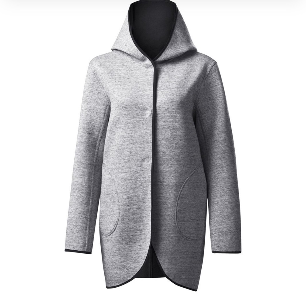 NWOT Reversible Lululemon “City Bound Wrap”